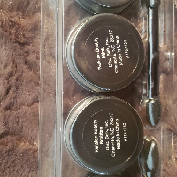 Parisian Eye shadow set - Picture 5 of 8